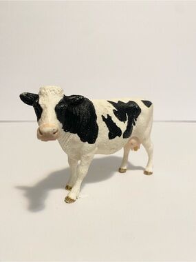 Schleich Cow Farm Life Barn 5” Realistic Figurine Figure 4/$20 🛑